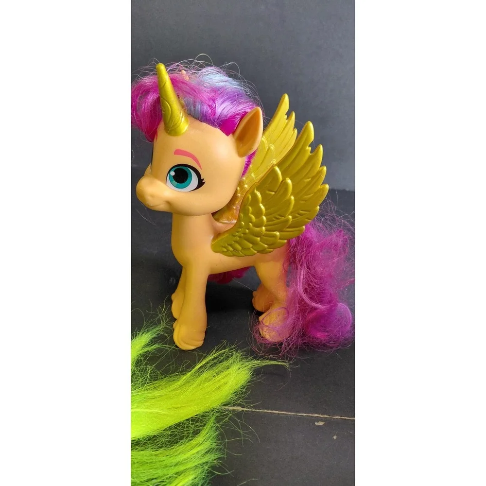 Hasbro mix of vintage & modern My Little Pony brushable figures Collectible Toys